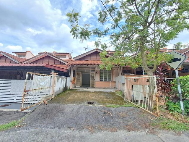 Terraced House for sale in Tanjong Sepat, Selangor
