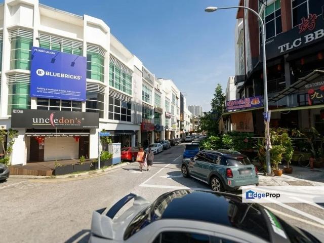 Shop for rent in Sri Petaling, Kuala Lumpur