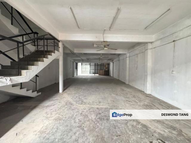 Warehouse for rent in Petaling, Alam Impian