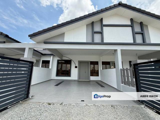 House for sale in Malaka