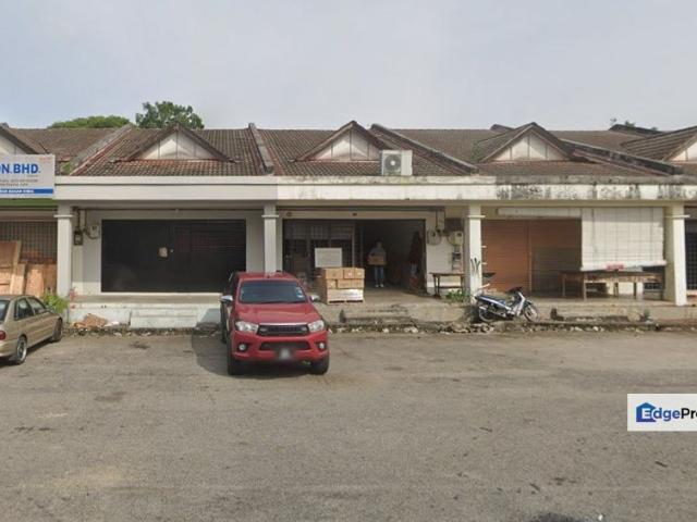 Shop for rent in Petaling, Tanjong Sepat