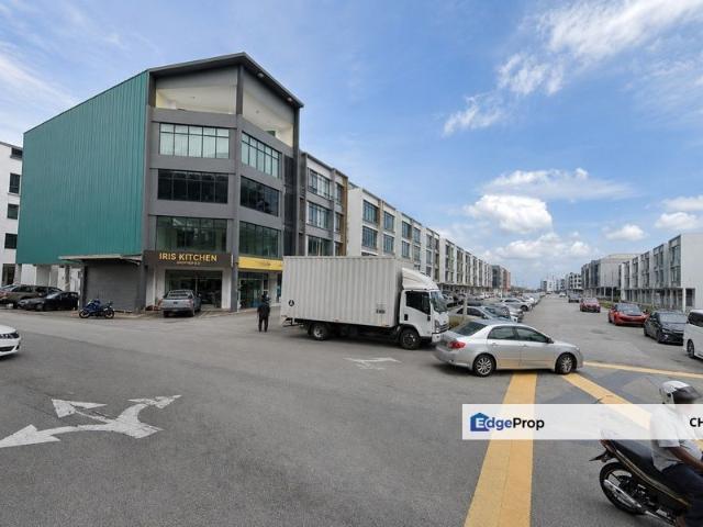 Shop for rent in Petaling, Tanjong Sepat
