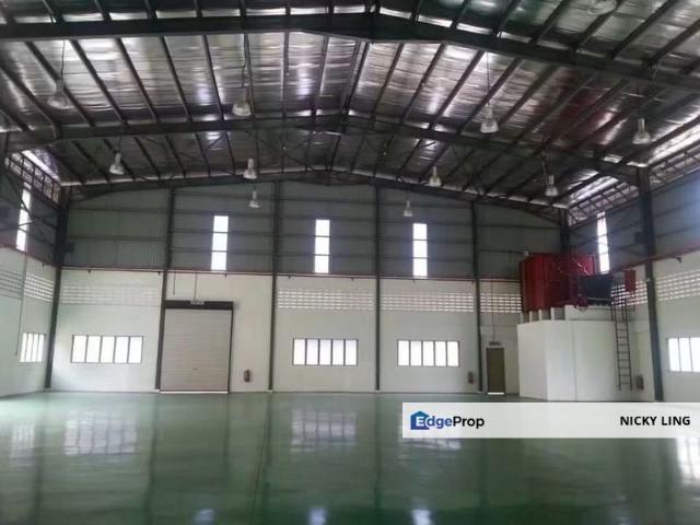 Warehouse for rent in Lake Vista, Majlis Bandaraya Subang Jaya