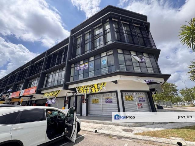 Shop for rent in Bukit Ledang, Johor