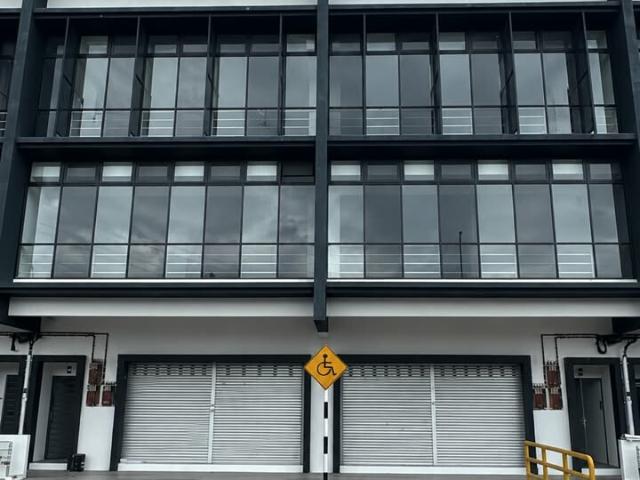 Shop for rent in Ulu Tiram, Johor