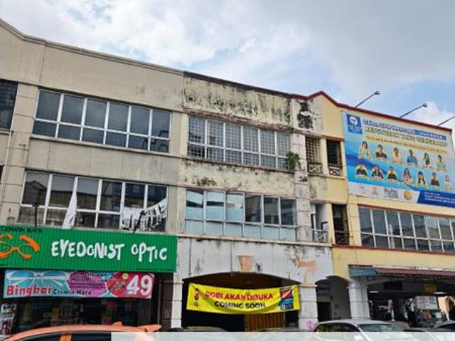 Shop for rent in Kajang, Langat