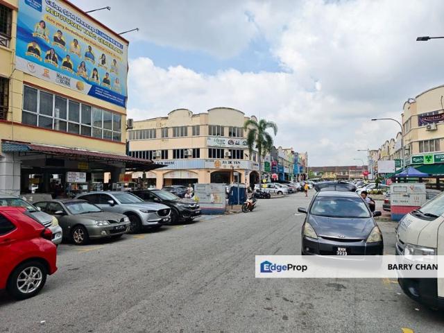 Shop for rent in Kajang, Langat