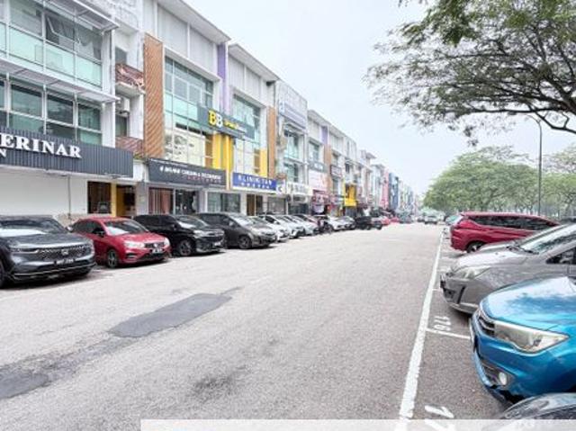 Shop for sale in Taman Perjiranan 10, Johor Bahru