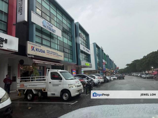 Shop for sale in Johor