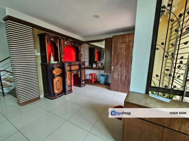 House for sale in Malaka