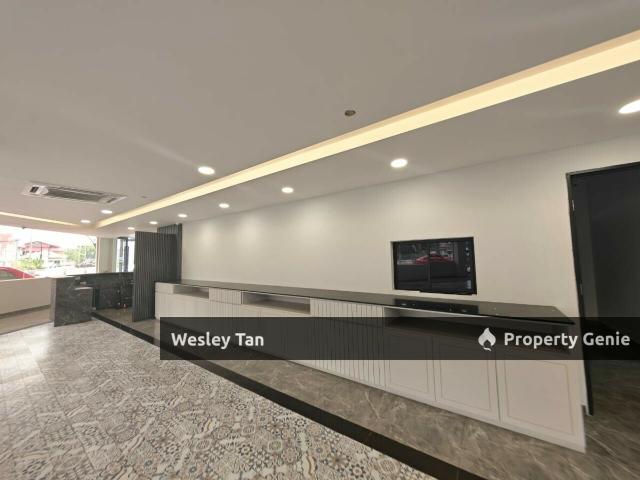 Shop Office for rent in Malaka