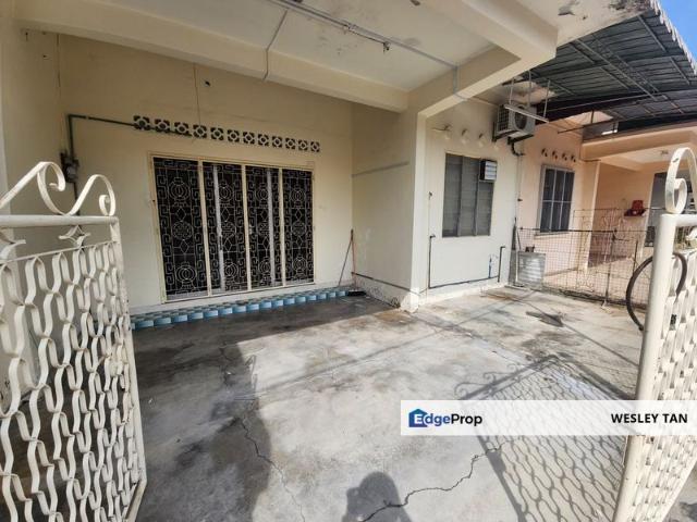 House for sale in Malaka
