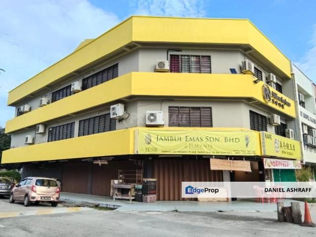 Shop for sale in Kajang, Langat