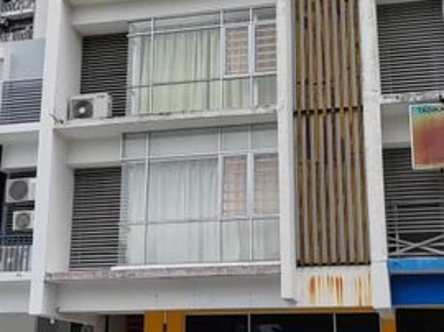 Shop for rent in Kajang, Langat