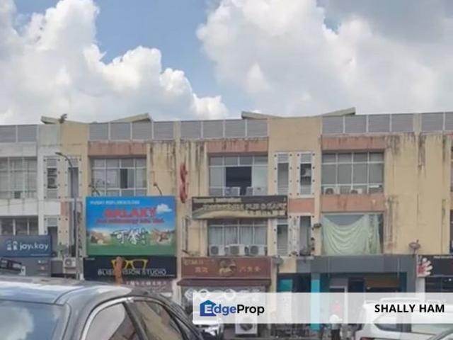 Shop for rent in Kajang, Langat