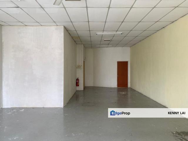 Shop for rent in Kajang, Langat