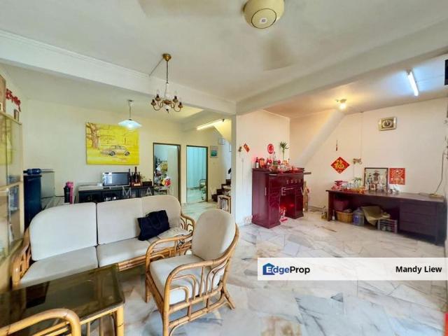 House for sale in Bandar Menjalara