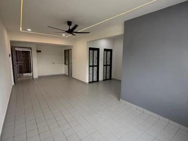Flat for sale in Bandar Johor Bahru, Johor