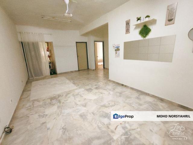 Condominium for sale in Petaling, Alam Impian