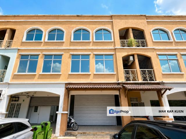 Shop for sale in Petaling, Subang Jaya