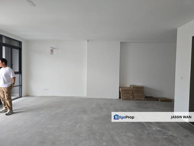 Shop for rent in Petaling Jaya, Petaling