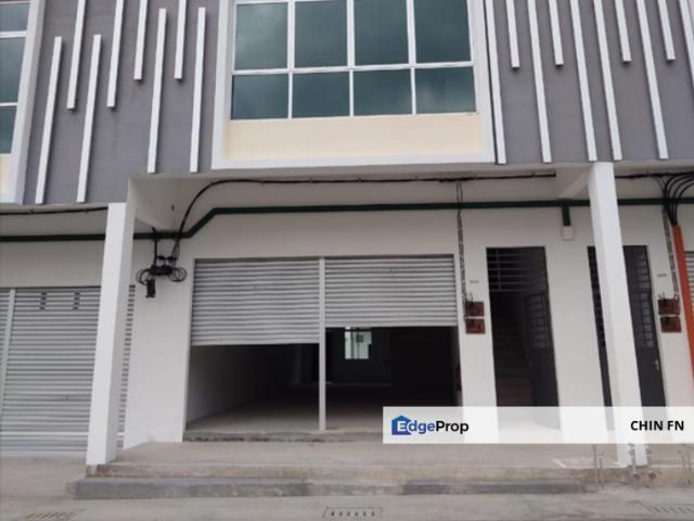 Shop for rent in Malaka