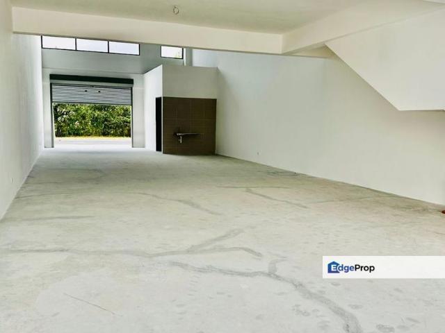 Warehouse for rent in Sendayan Village, Negeri Sembilan