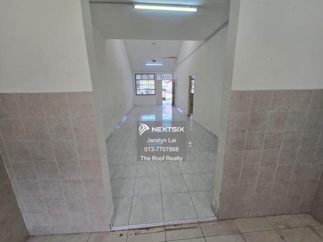 Shop for sale in Johor