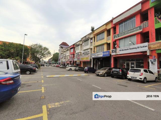 Shop for rent in Kajang, Langat