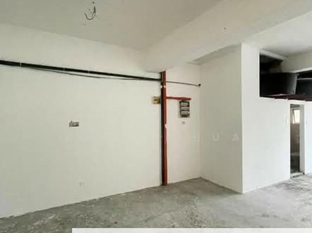 Shop for rent in Kajang, Langat