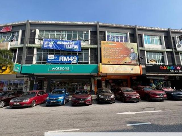 Shop for rent in Kajang, Langat