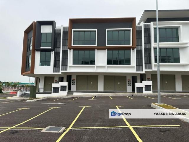 Shop for rent in Kajang, Langat