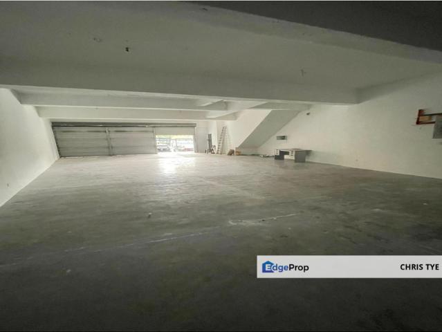 Shop for rent in Kajang, Langat