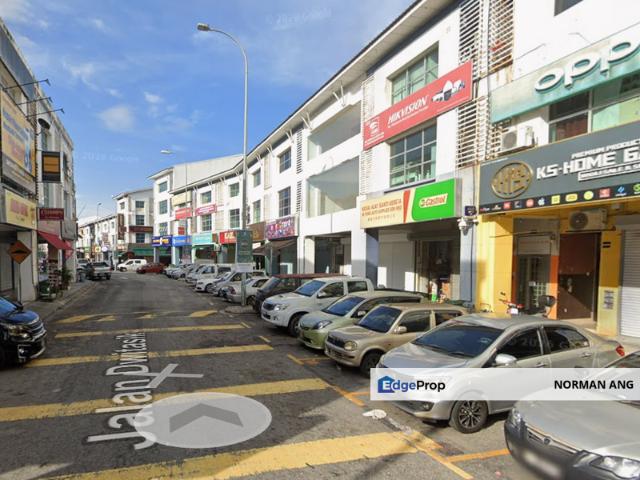Shop for rent in Country Heights Damansara, Kuala Lumpur