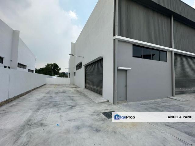 Warehouse for rent in Sendayan Village, Negeri Sembilan