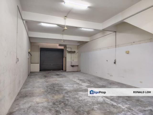Shop for rent in Kajang, Langat