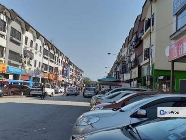 Shop for sale in Kajang, Langat