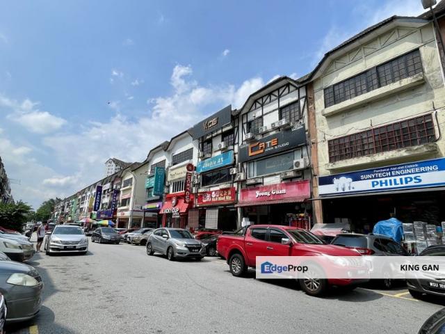 Shop for rent in Kajang, Langat