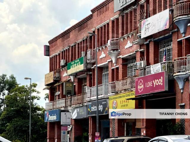 Shop for rent in Kajang, Langat