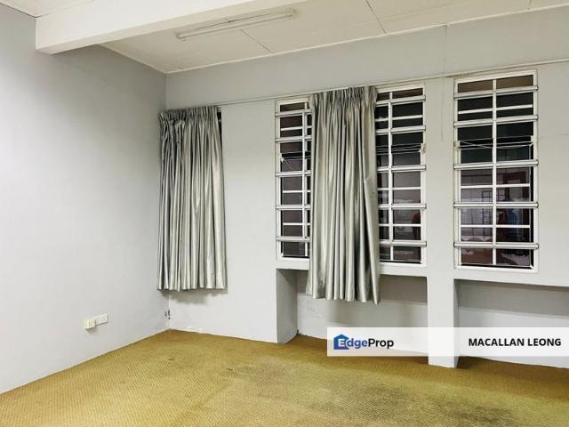 Shop for rent in Kajang, Langat