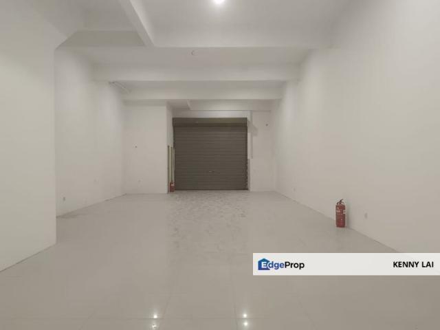 Shop for rent in Kajang, Langat