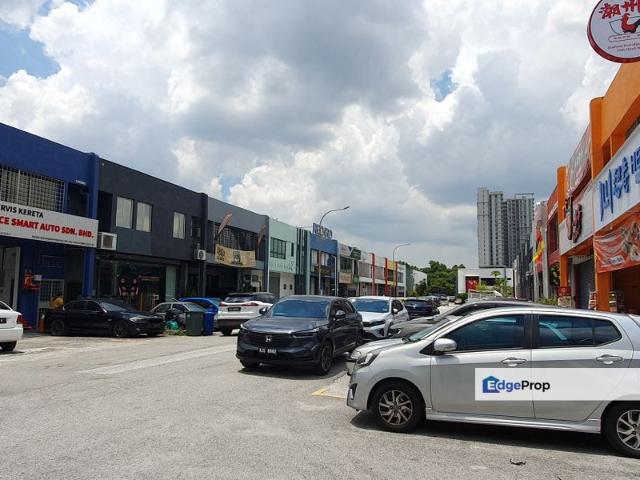 Warehouse for sale in PJS 11, Majlis Bandaraya Subang Jaya