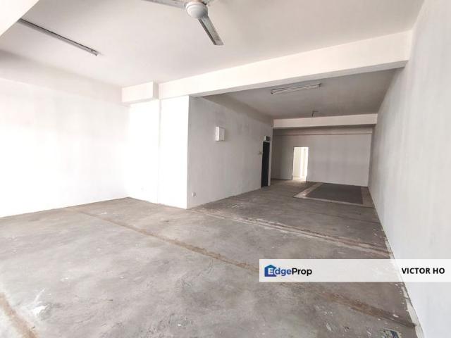 Shop for rent in Kajang, Langat