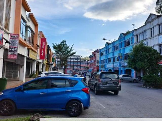 Shop for rent in Kajang, Langat