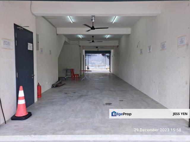 Shop for rent in Kajang, Langat