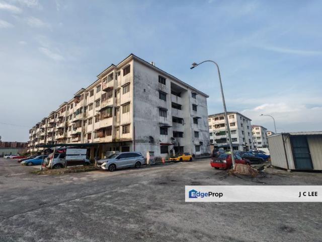 Flat for rent in Kajang, Langat