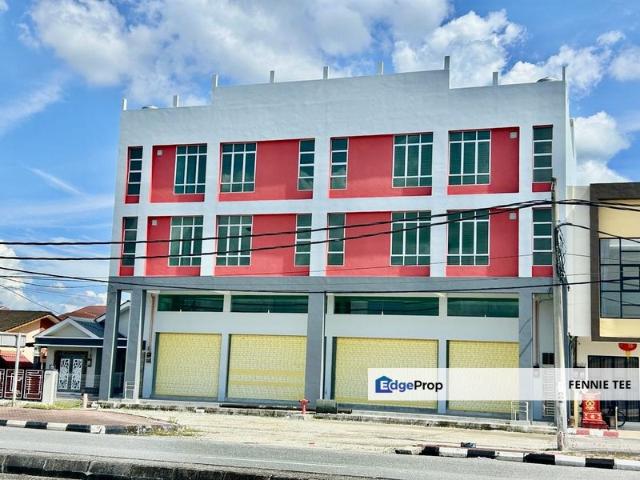 Shop for rent in Perak, Intan