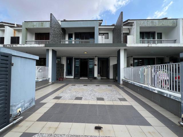 Terraced House for sale in Ulu Tiram, Johor