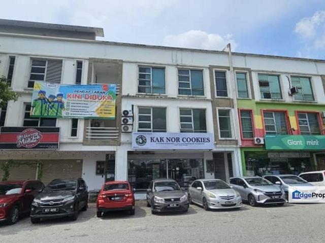 Shop for rent in Kajang, Langat