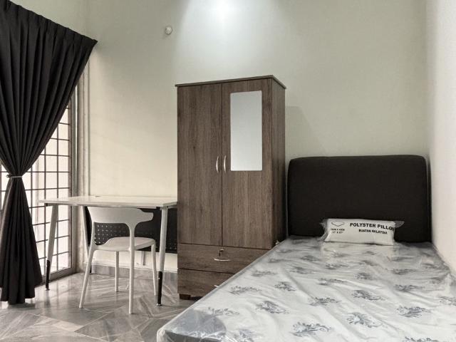 Room for rent in Petaling, Damansara Damai